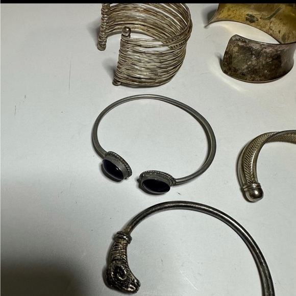 Lot Of 7 Silver Tone Metal Fashion Bracelets - Picture 5 of 6